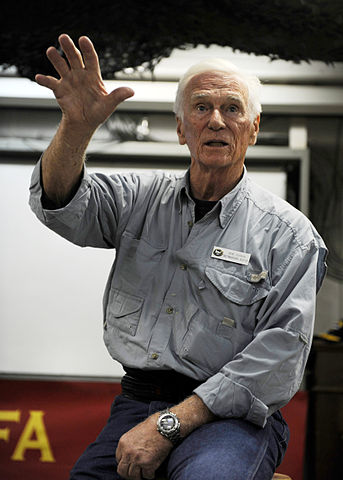 343px-us_navy_101009-n-6427m-167_retired_astronaut_capt-_gene_cernan_speaks_with_marines_assigned_to_marine_fighter_attack_squadron_28vmfa29_312_during_the